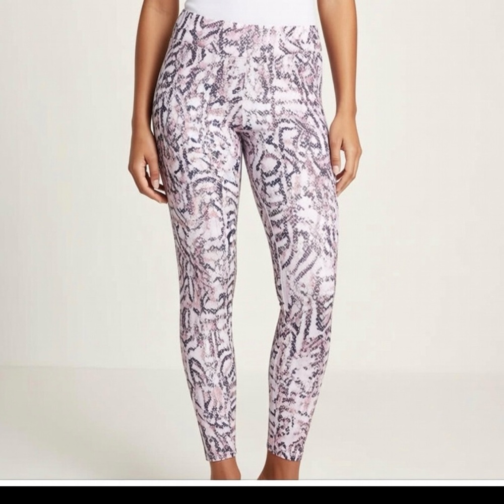 Zella Women's stylish Neutrals Print leggings in Size XS. Great Condition